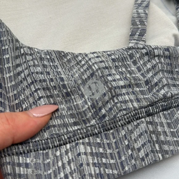 Lululemon Energy Sports Bra 4 Power Luxtreme Arrow Jacquard Silver Spoon Size 8 - Picture 7 of 7